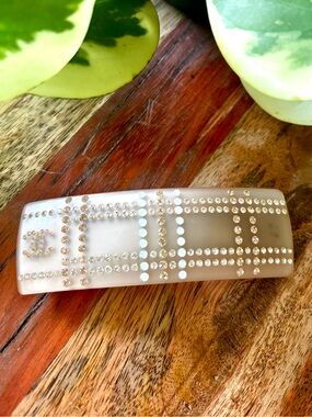 Vintage Chanel Plaid Rhinestone Hair Barrette Clip – Frosted Acrylic CC Logo